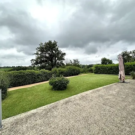 Holiday home Proche Vichy