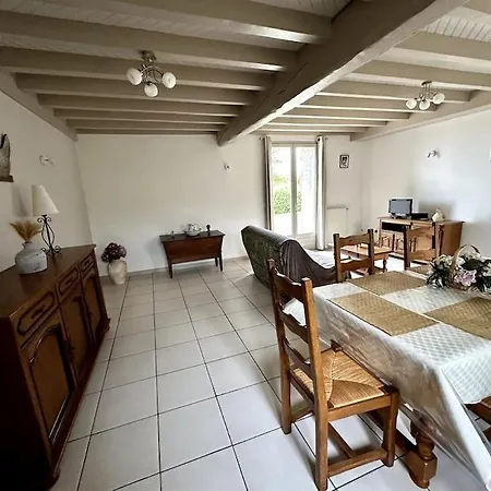 Holiday home Proche Vichy